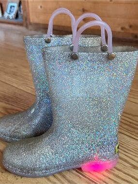 Western Chief Silver Glitter Kids Light-Up Rain Boots with Pink Handles